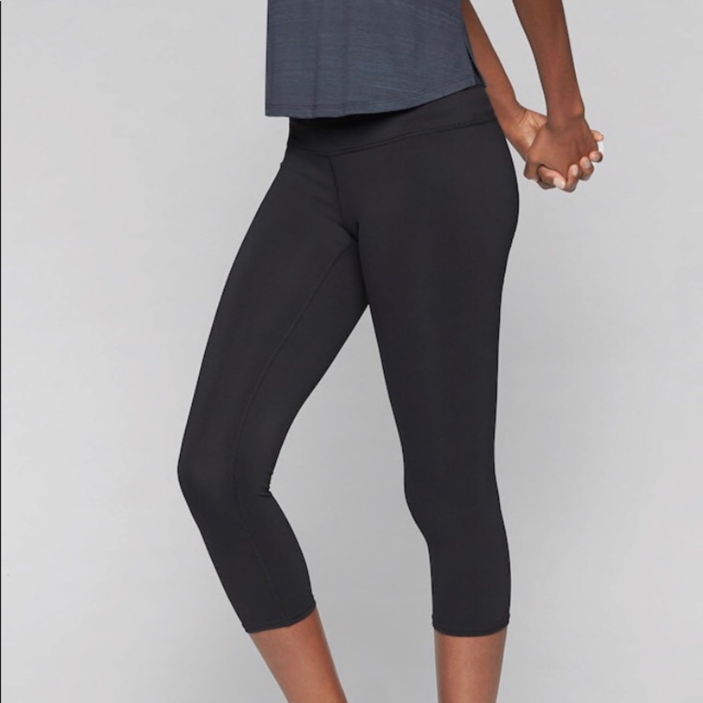 NWT Athleta Sonar Capri Black Size: Small